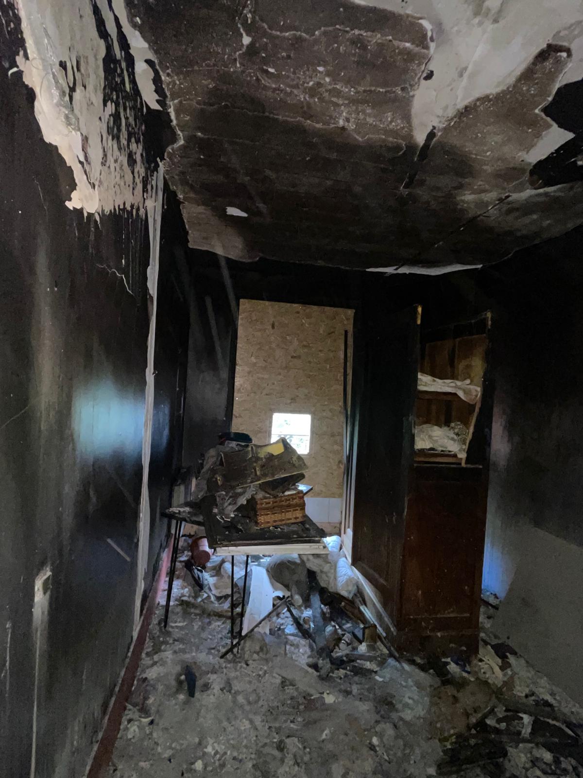 Chambre après incendie, avant rénovation